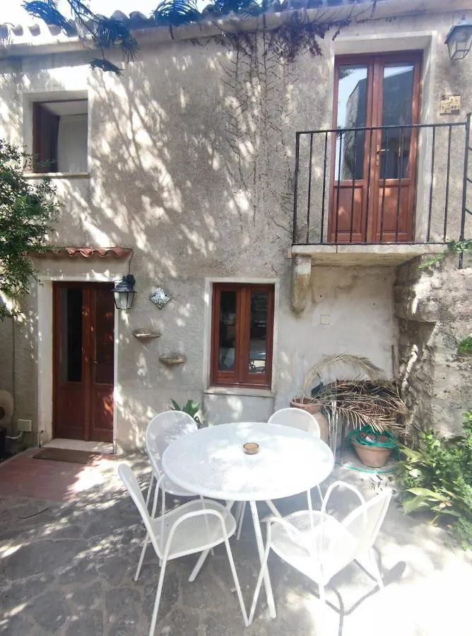Appartamento Cortile Via Sales 11 Erice