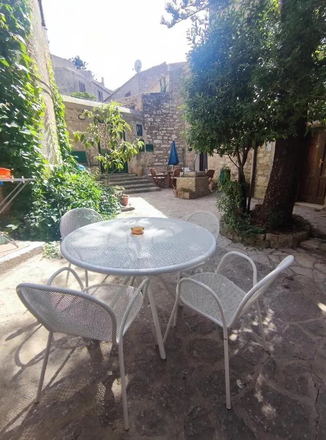 Appartamento Cortile Via Sales 11 Erice Italia