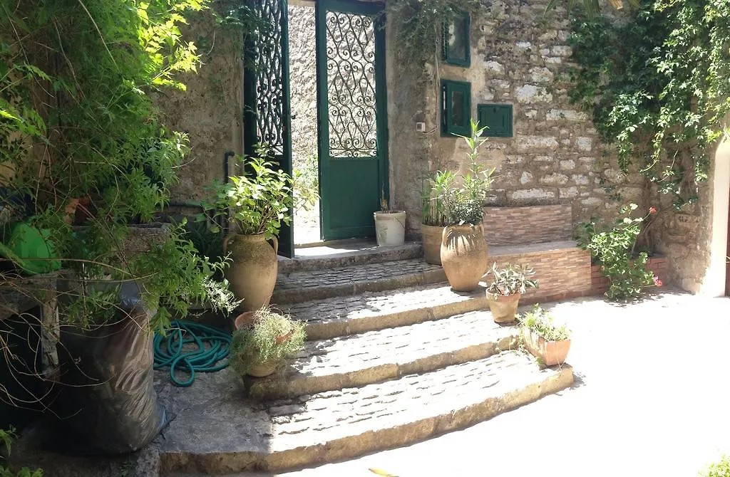 Appartamento Cortile Via Sales 11 Erice